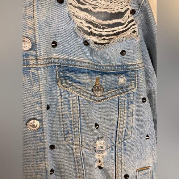 Oversized TOPSHOP Distressed Moto denim Jacket pale blue denim studded US 8 $150 - Picture 7 of 16